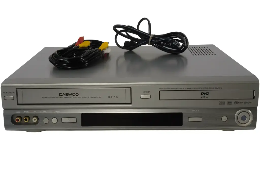 DVD y VHS Daewoo DV-6T821N